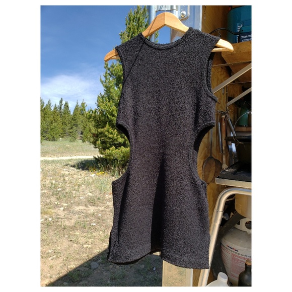 ⚡️DONATING 4/19⚡️peekaboo dress by 😎H&M😎 US6 - Picture 7 of 8